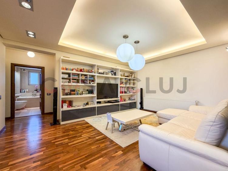 Apartament cu 3 camere semidecomandat, mobilat în Andrei Mureșanu