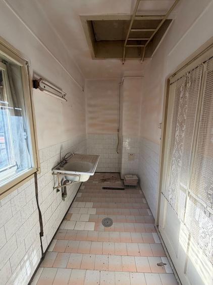 Casă individuală cu 4 camere cu Canalizare în Central