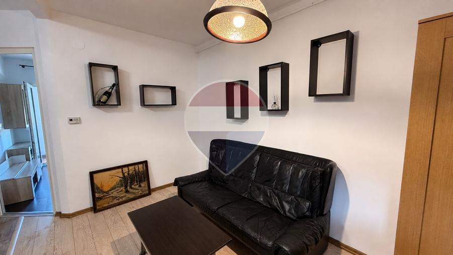 Apartament cu 3 camere semidecomandat în Iris