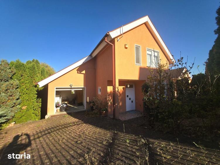 Casă cu 7 camere cu Teren 920 Mp în Livezeni