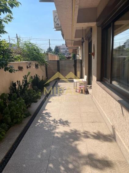 Apartament cu 3 camere, mobilat în Bucureștii Noi