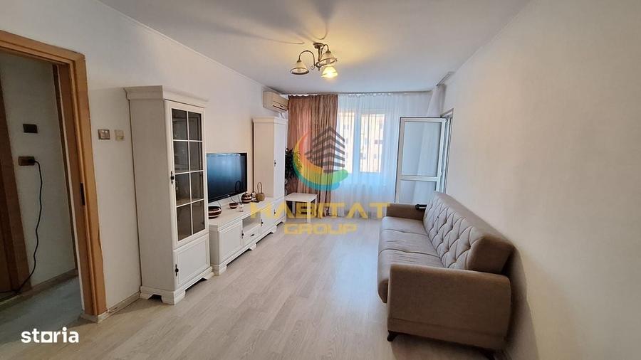 Apartament cu 4 camere semidecomandat în Berceni