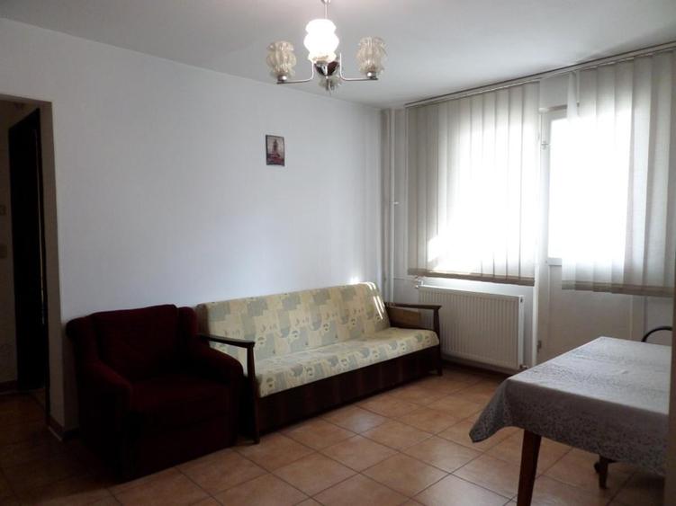 Apartament cu 2 camere semidecomandat în Giurgiului