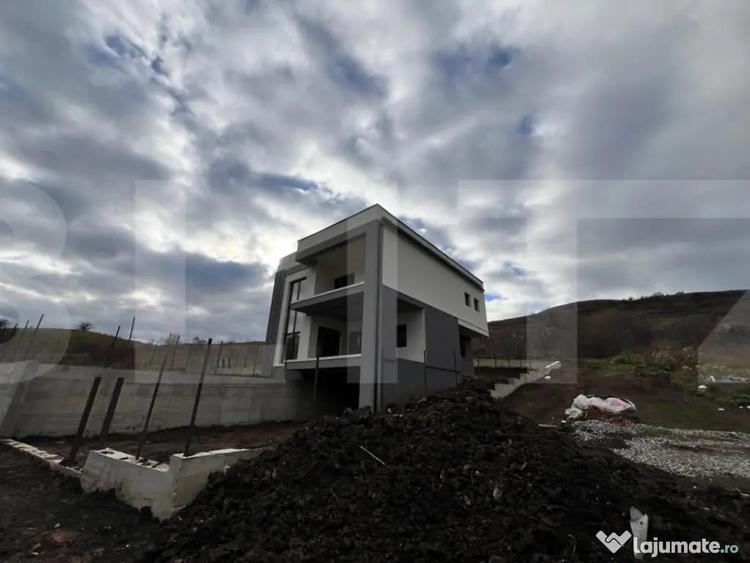 Casă cu 5 camere cu Teren 500 Mp în Făget