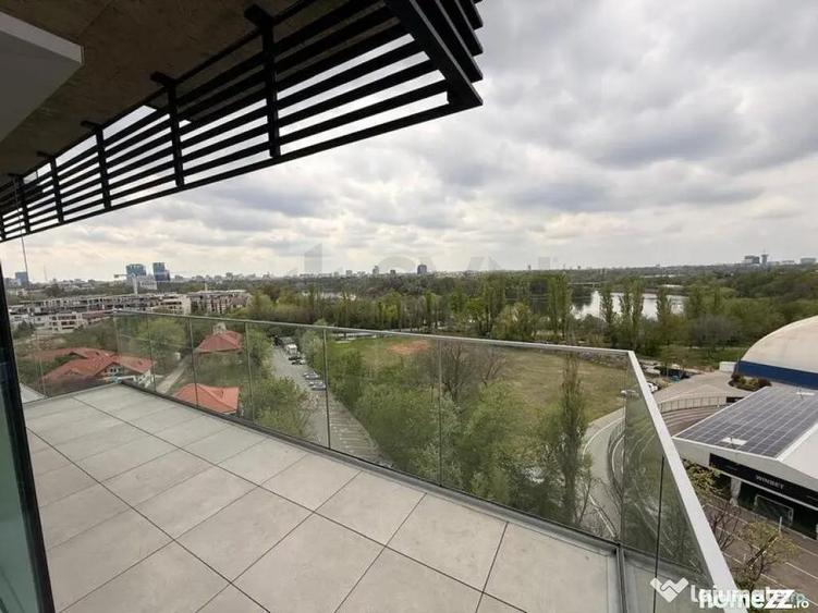 Apartament cu 4 camere decomandat în Floreasca