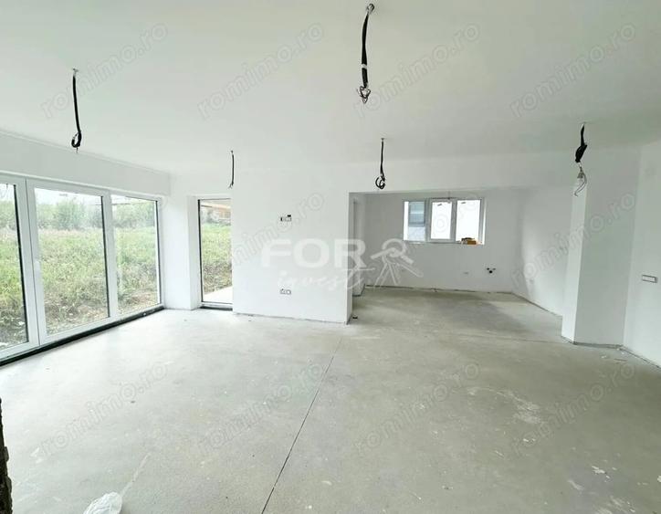 Casă cu 4 camere cu Teren 600 Mp în Paleu