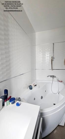 Casă cu 4 camere cu Canalizare în Calea Romanului