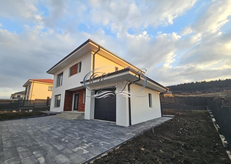 Casă individuală cu 4 camere cu Canalizare în Chinteni
