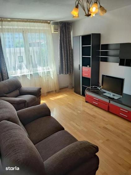 Apartament cu 3 camere semidecomandat în Pantelimon