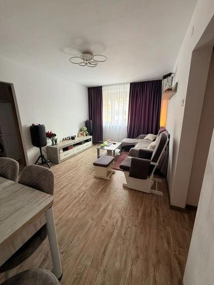 Apartament cu 2 camere decomandat în Rogerius