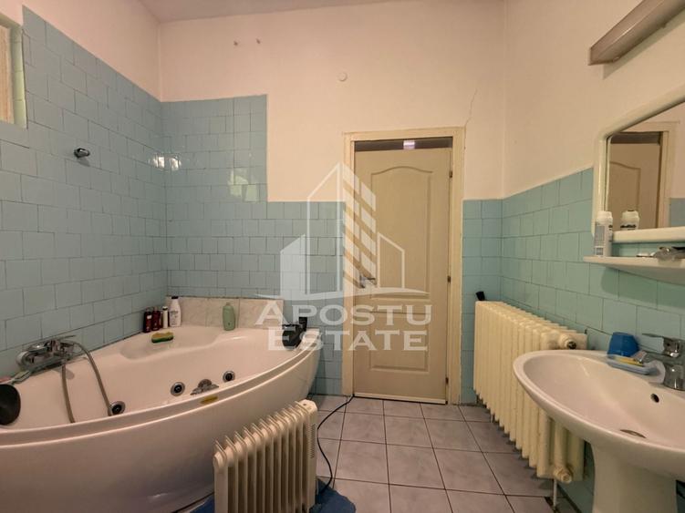 Casă individuală cu 8 camere cu Piscina în Iosefin