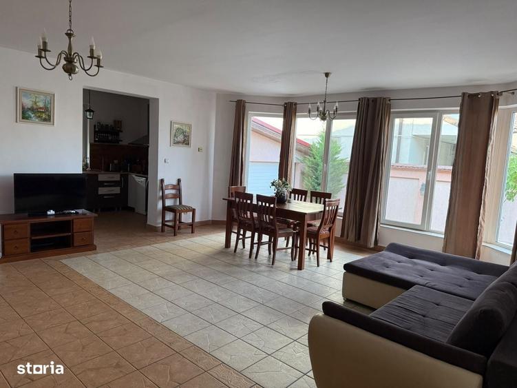 Casă cu 4 camere în Sântandrei