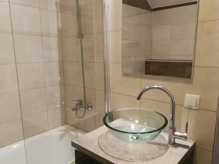 Apartament cu 3 camere semidecomandat în Primăverii