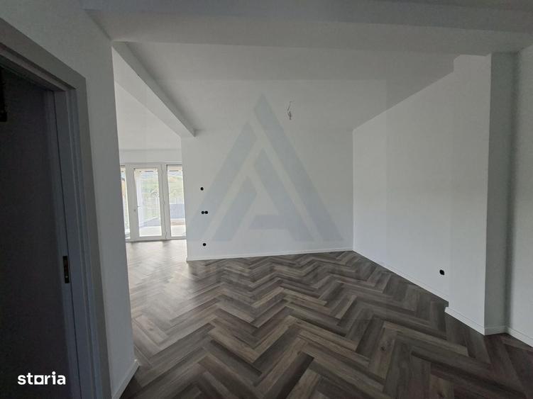 Casă cu 4 camere în Sadu