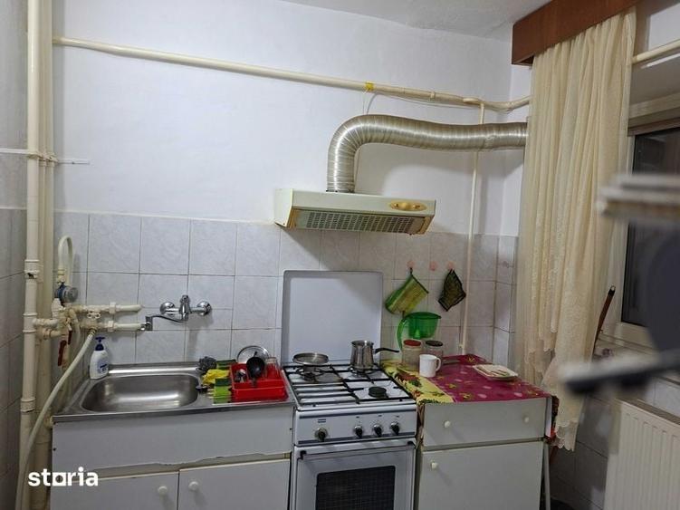 Garsonieră decomandată în Sud