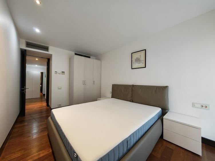 Apartament cu 2 camere decomandat, mobilat în Arcul de Triumf