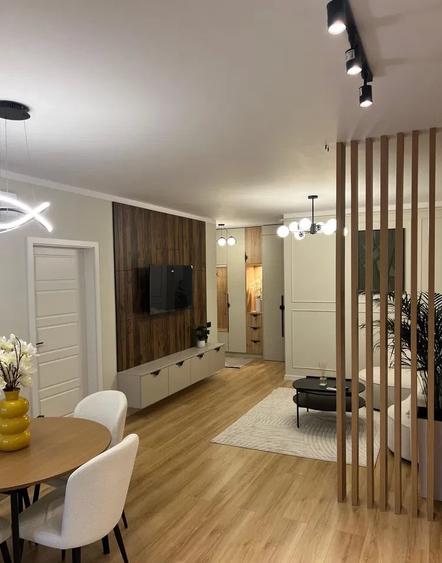 Apartament cu 2 camere semidecomandat, mobilat în Florești