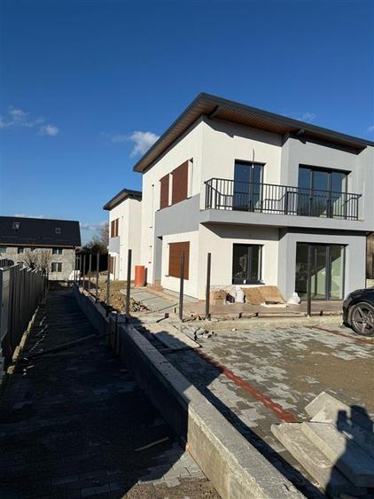 Casă cu 4 camere cu Canalizare în Bârnova