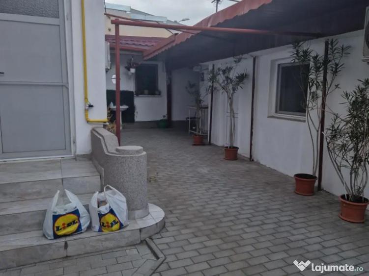 Casă cu 4 camere în Central