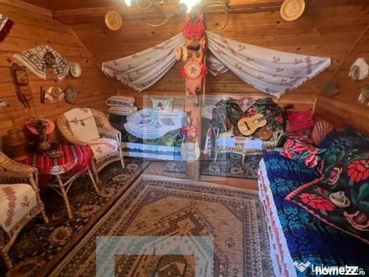 Casă cu 11 camere cu Teren 1000 Mp în Tărlungeni