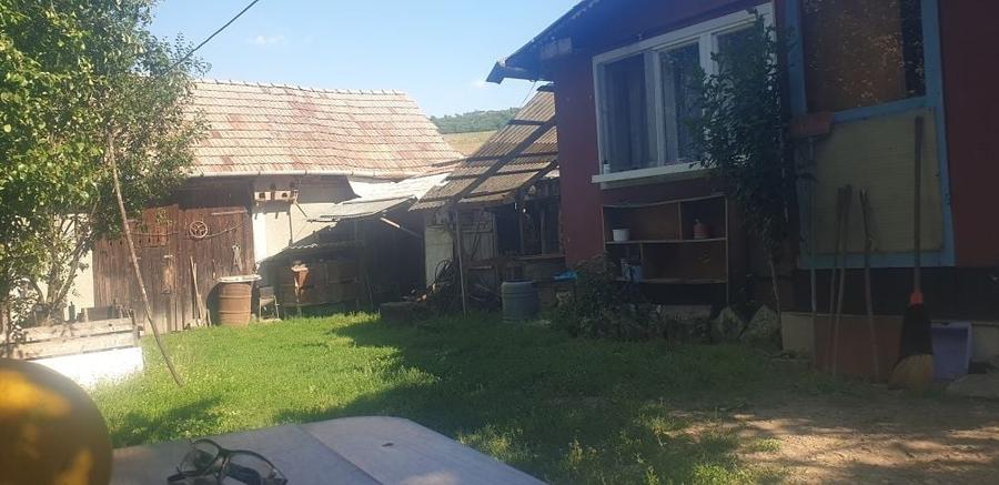 Casă cu 3 camere în Bărăi