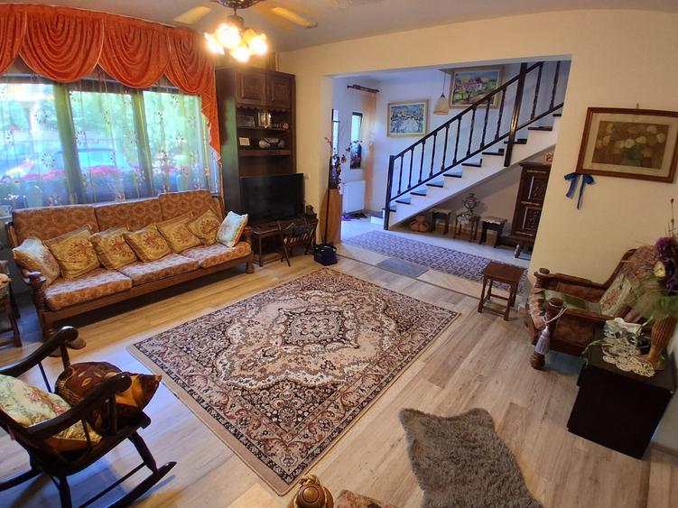Duplex cu 4 camere cu Canalizare în Valea Lupului