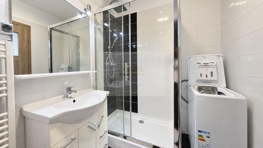 Apartament cu 2 camere semidecomandat, mobilat în Între Lacuri