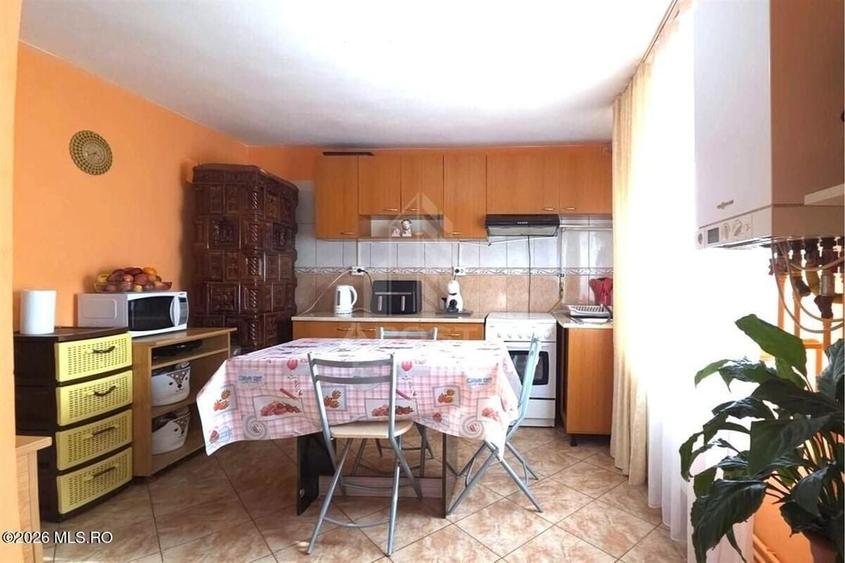Duplex cu 3 camere cu Canalizare în 2 Mai