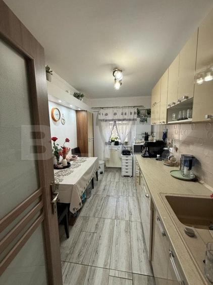 Apartament cu 4 camere decomandat, mobilat în Carpați 1