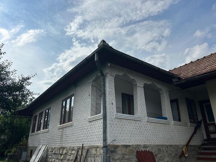Casă cu 4 camere în Secăria