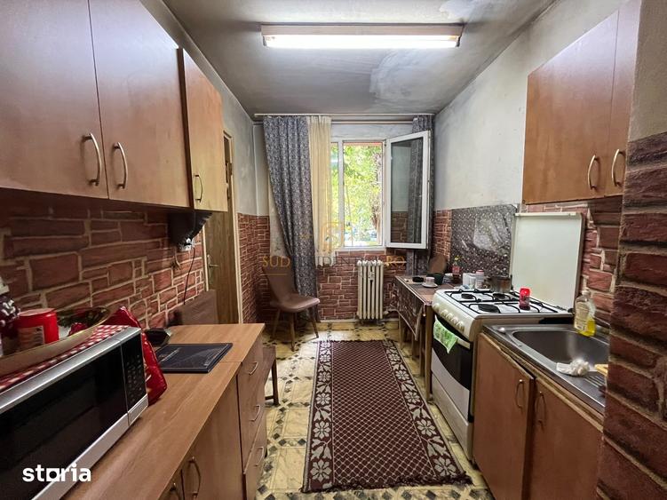 Apartament 3 camere, Strada Huedin, zona Bd. Brancoveanu - 5