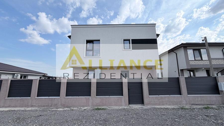 Casă individuală cu 4 camere cu Canalizare în Berceni