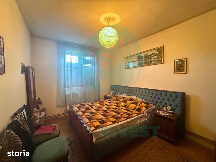 Casă cu 5 camere cu Teren 1000 Mp în Găneasa