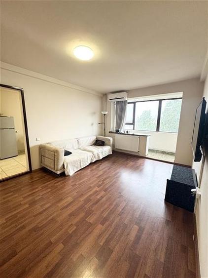 Apartament cu 2 camere decomandat, mobilat în Republica