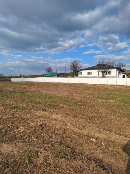 Casă cu 4 camere în Industrială