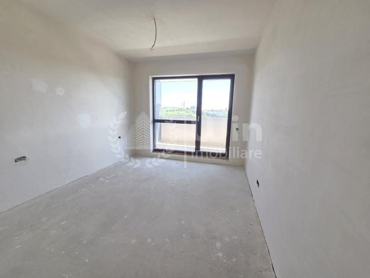 Apartament cu 3 camere semidecomandat în Zorilor