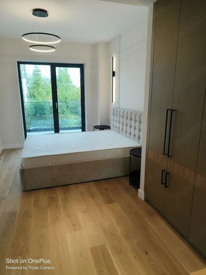 Apartament cu 3 camere decomandat în Băneasa