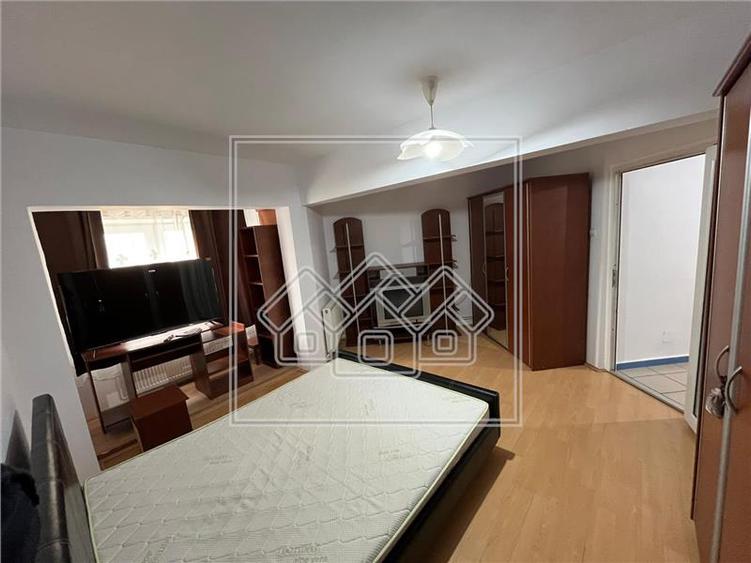 Apartament cu 2 camere decomandat în Ștrand