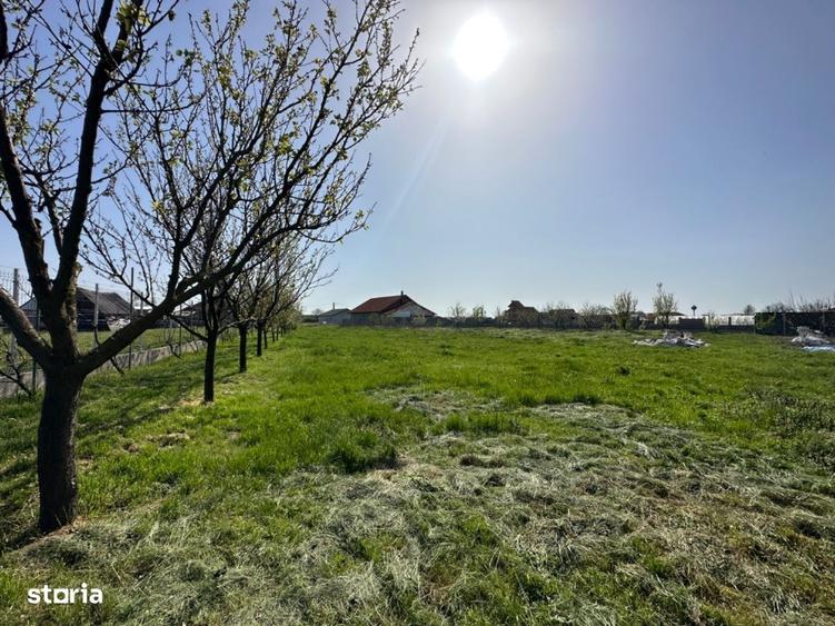 Casă cu 4 camere decomandat în Leș