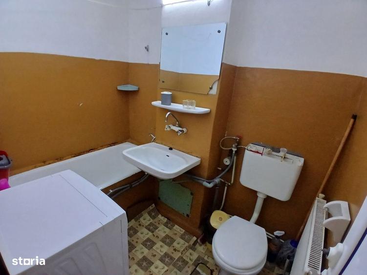 Garsonieră în Vest