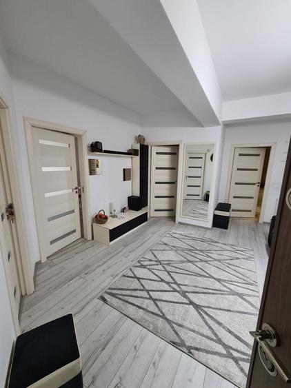 Apartament cu 3 camere decomandat în Exterior Vest