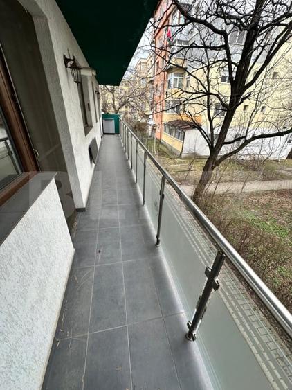 Apartament cu 3 camere decomandat, mobilat în Canta