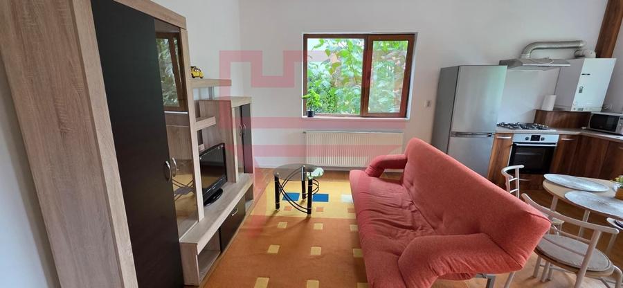 Inchiriere apartament 90mp 3 camere intr-o zona retrasa cu gradina - 1