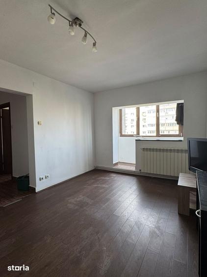 Apartament cu 4 camere decomandat în Crângași