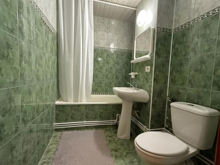 Apartament cu 3 camere decomandat, mobilat în Obcini