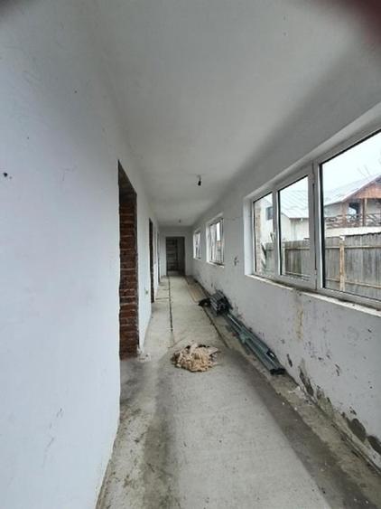 Casă individuală cu 4 camere cu Canalizare în Dragodana