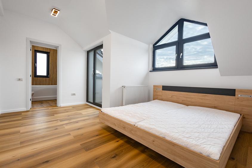 Duplex cu 3 camere cu Canalizare în Dumbrăvița