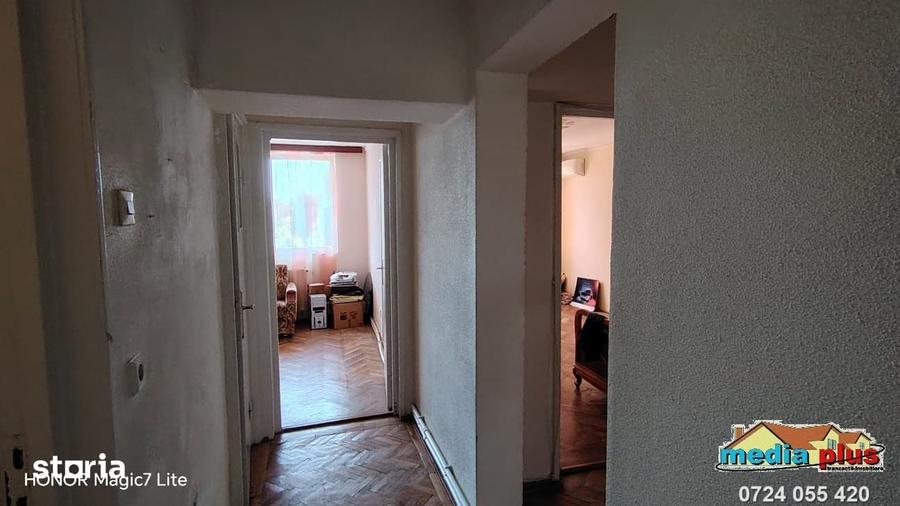 Apartament cu 3 camere decomandat în Țiglina 2