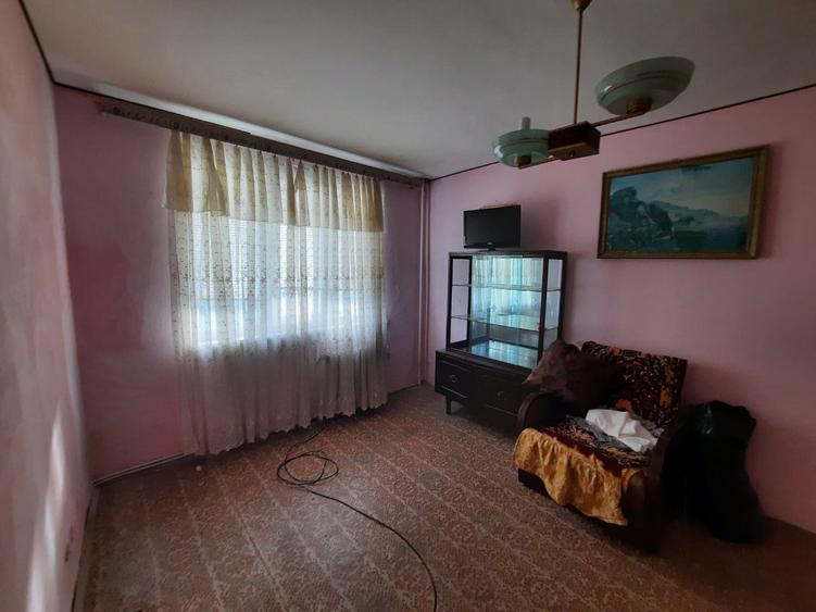 Apartament cu 2 camere decomandat în Mărăței