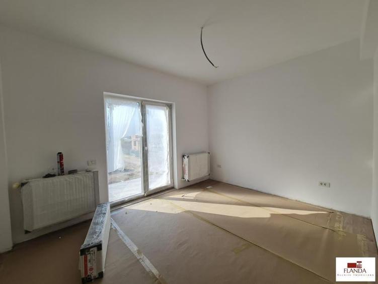 Casă cu 5 camere cu Canalizare în Chiajna